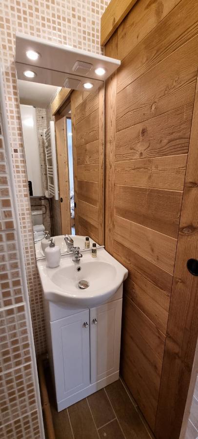 Studio Uissan Pour 5 Personnes A Cote Des Pistes Huez Exterior foto